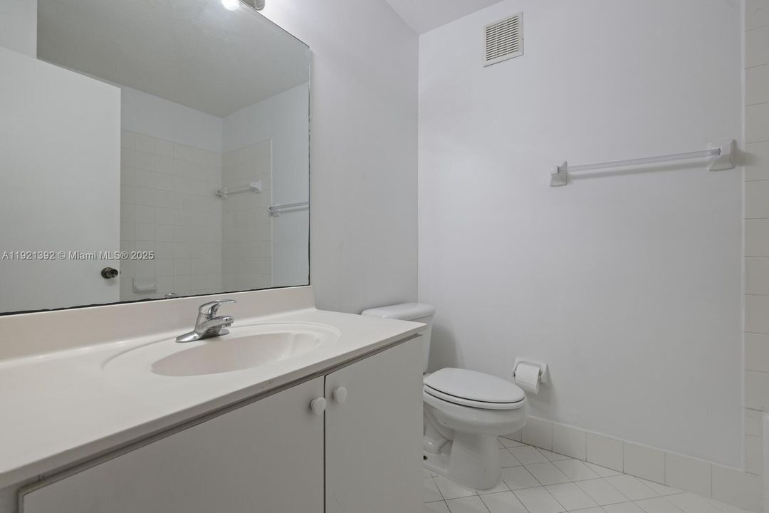 出租: $2,050 (3 贝兹, 2 浴室, 1176 平方英尺)