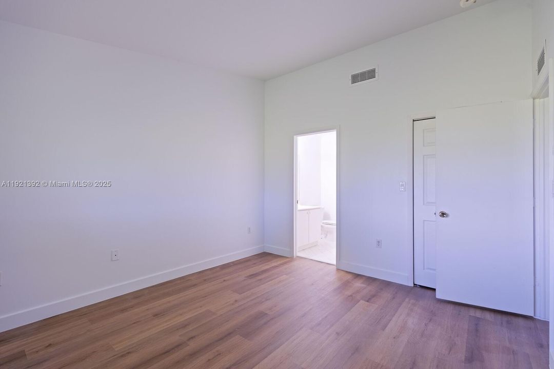 出租: $2,050 (3 贝兹, 2 浴室, 1176 平方英尺)