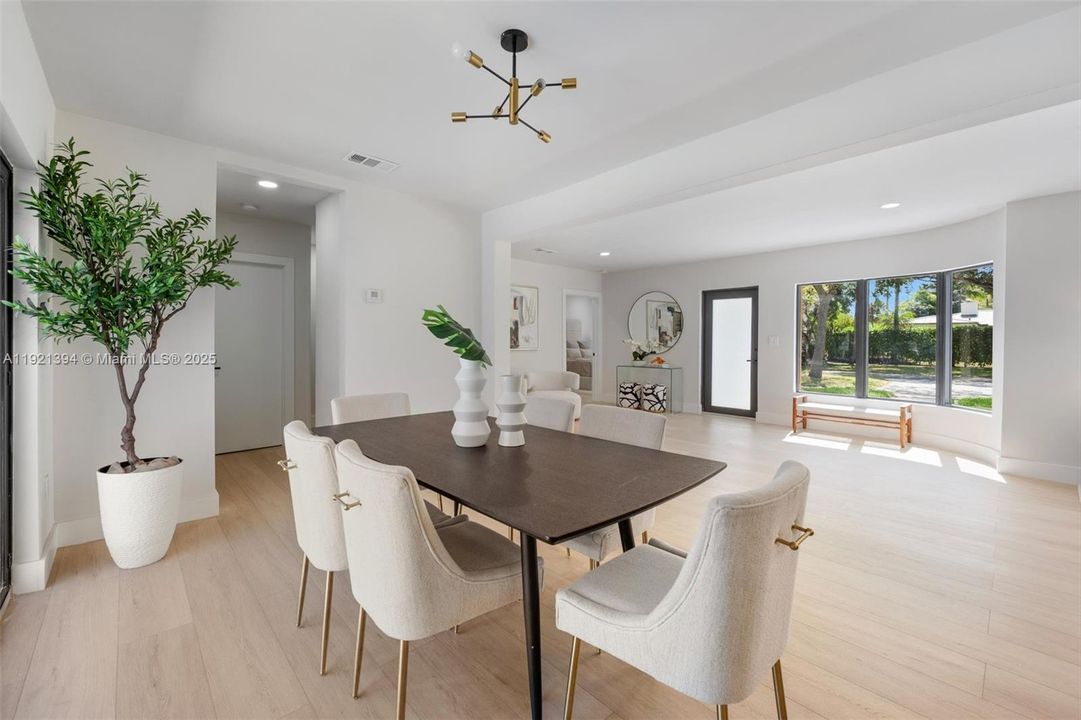 For Rent: $8,500 (4 beds, 3 baths, 1883 Square Feet)