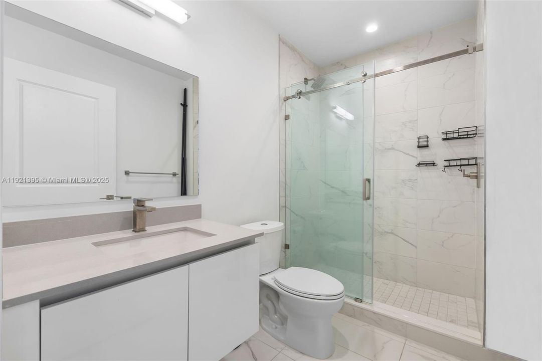 Active With Contract: $3,553 (1 beds, 2 baths, 1081 Square Feet)