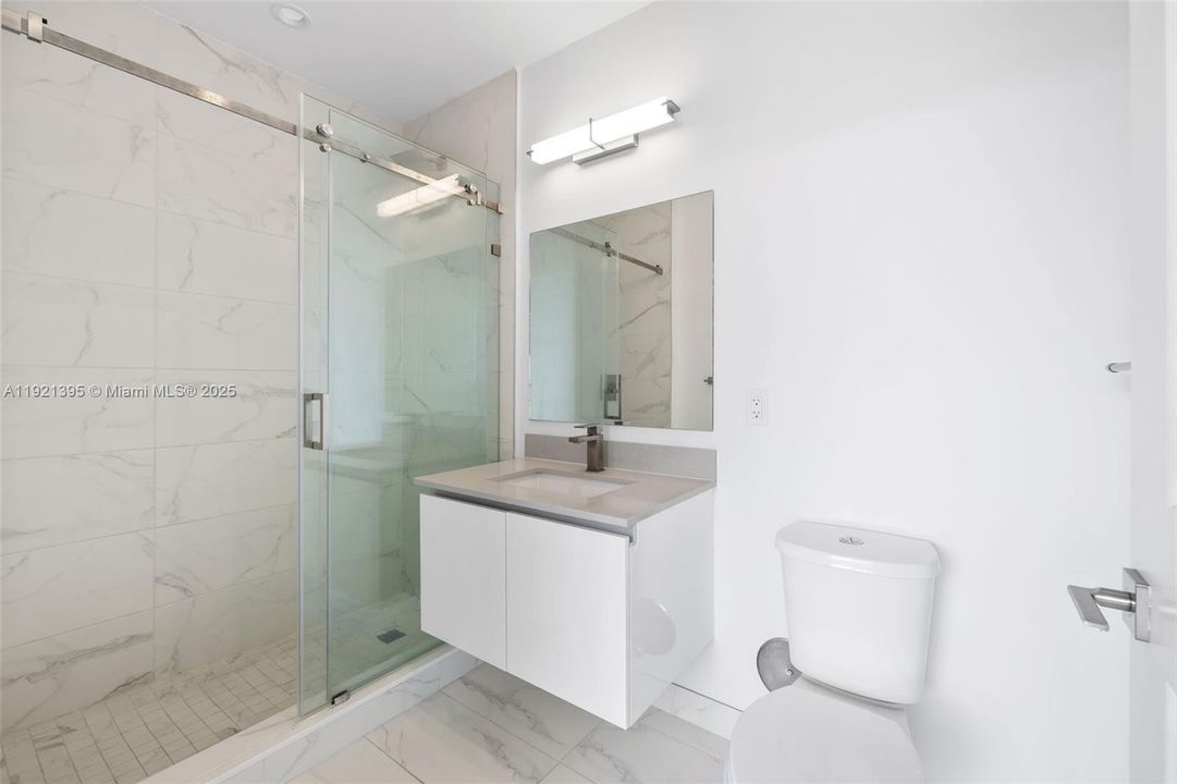 Active With Contract: $3,553 (1 beds, 2 baths, 1081 Square Feet)