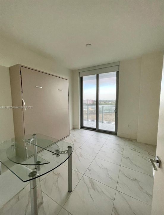 For Sale: $589,000 (3 beds, 3 baths, 1297 Square Feet)