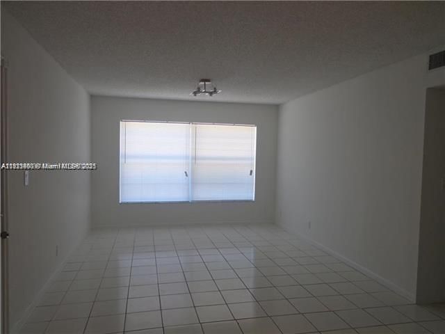 For Rent: $1,670 (2 beds, 1 baths, 759 Square Feet)