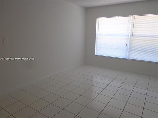 For Rent: $1,670 (2 beds, 1 baths, 759 Square Feet)