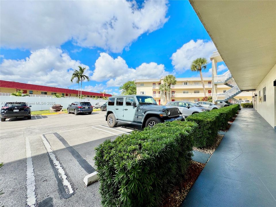 待售: $87,000 (1 贝兹, 1 浴室, 680 平方英尺)