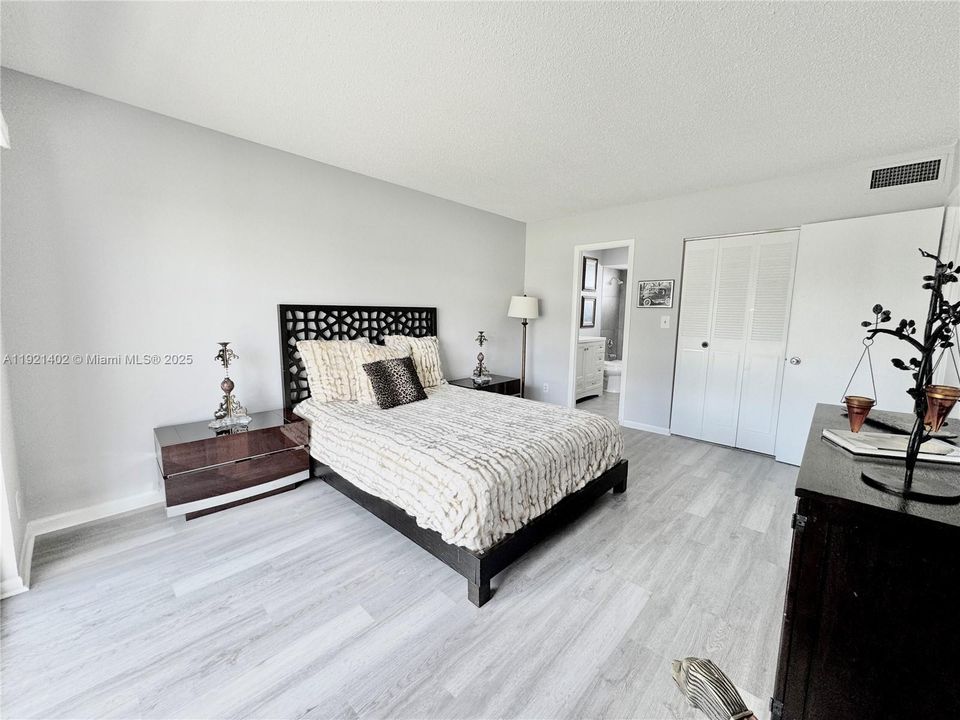 待售: $87,000 (1 贝兹, 1 浴室, 680 平方英尺)