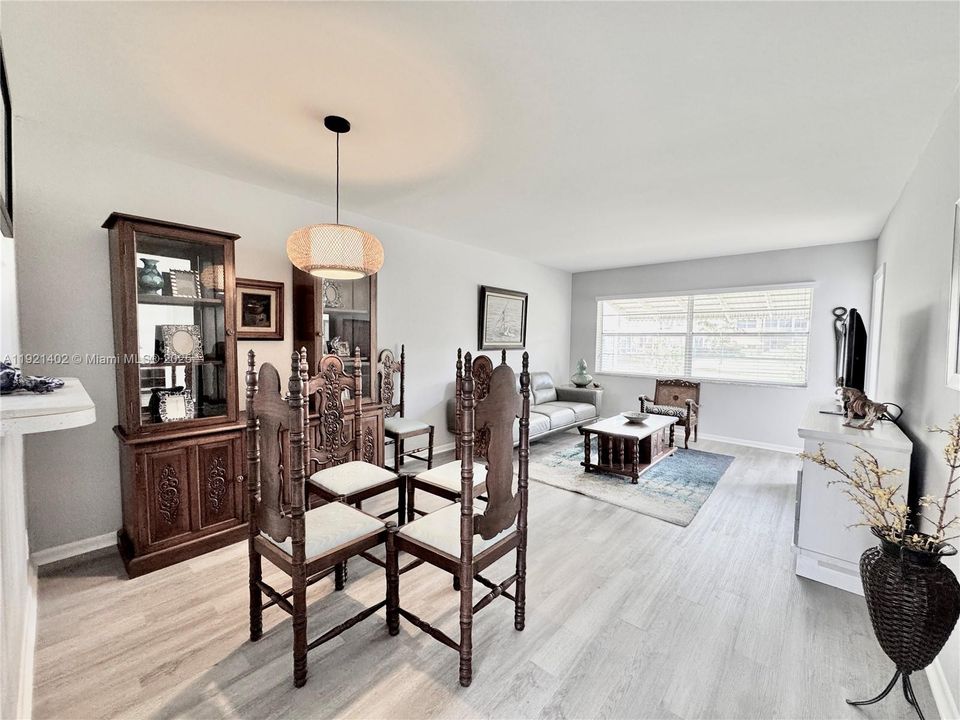 待售: $87,000 (1 贝兹, 1 浴室, 680 平方英尺)