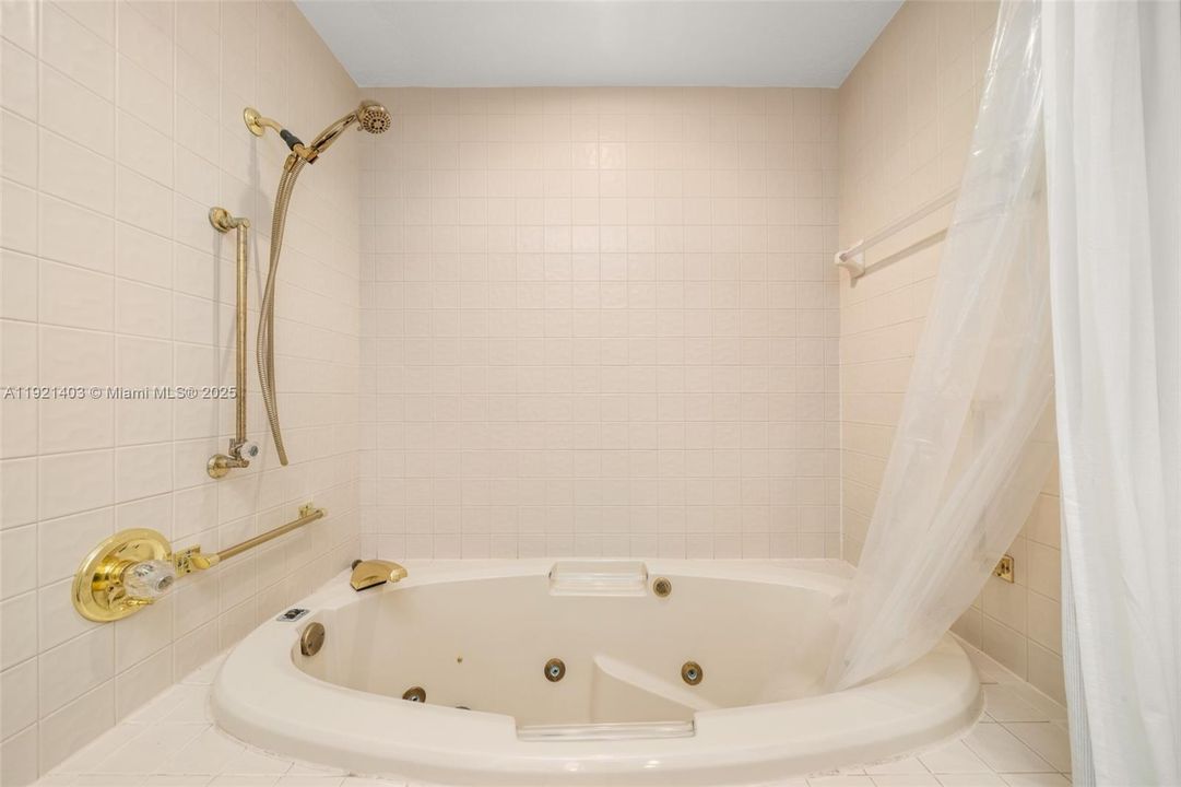 En Renta: $4,500 (5 camas, 4 baños, 4560 Pies cuadrados)