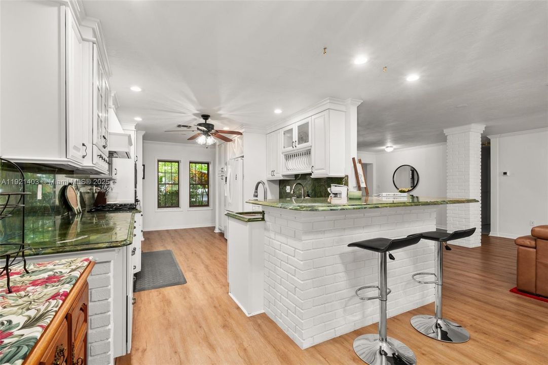 En Renta: $4,500 (5 camas, 4 baños, 4560 Pies cuadrados)