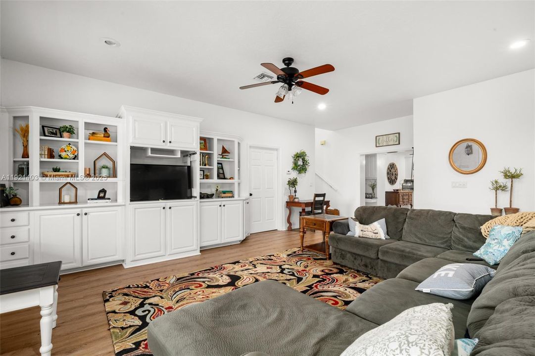 En Renta: $4,500 (5 camas, 4 baños, 4560 Pies cuadrados)