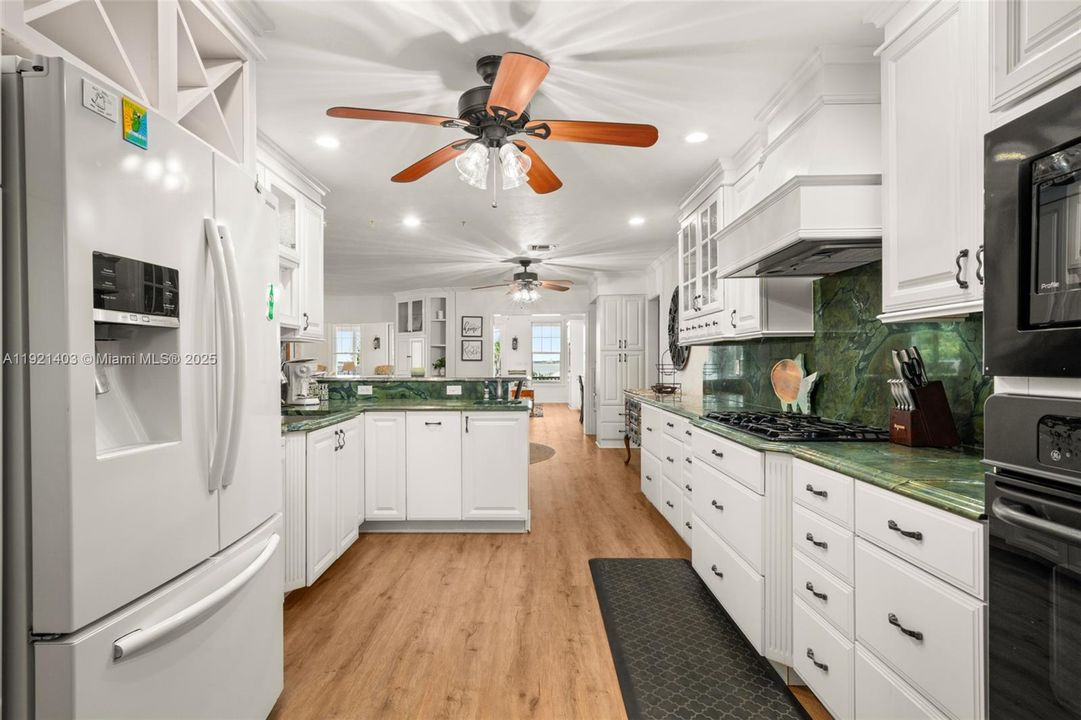 En Renta: $4,500 (5 camas, 4 baños, 4560 Pies cuadrados)