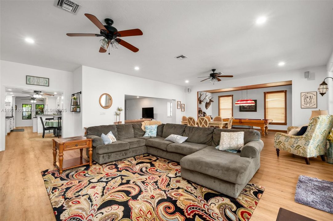 En Renta: $4,500 (5 camas, 4 baños, 4560 Pies cuadrados)