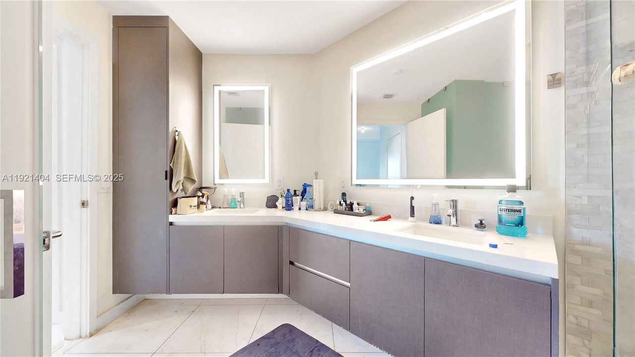 En Venta: $875,000 (3 camas, 3 baños, 1498 Pies cuadrados)