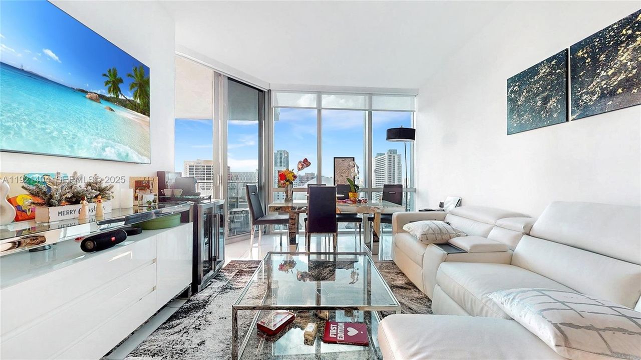 En Venta: $875,000 (3 camas, 3 baños, 1498 Pies cuadrados)