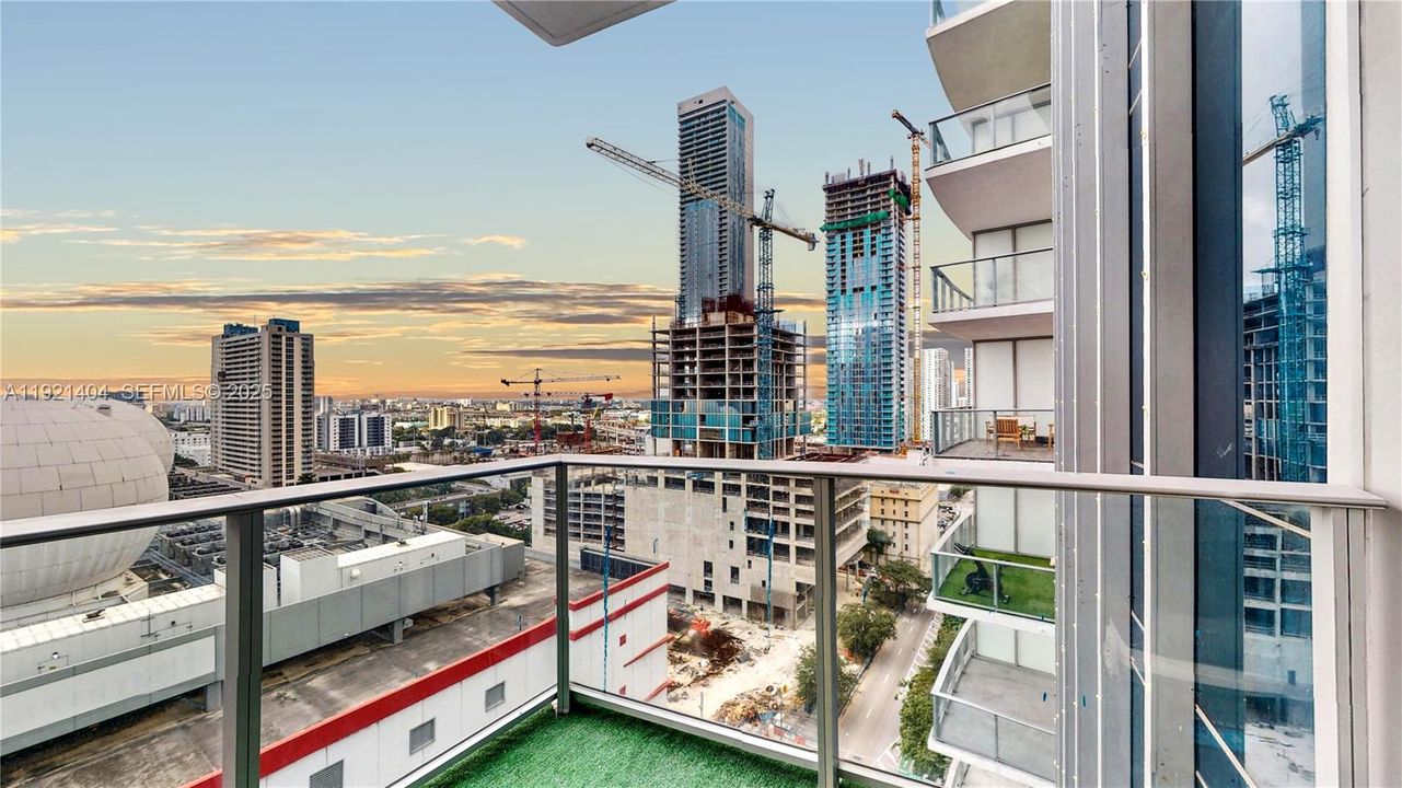 En Venta: $875,000 (3 camas, 3 baños, 1498 Pies cuadrados)