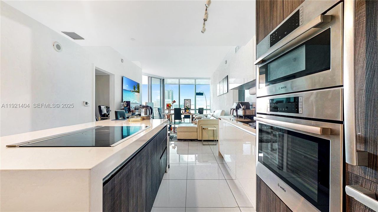 En Venta: $875,000 (3 camas, 3 baños, 1498 Pies cuadrados)