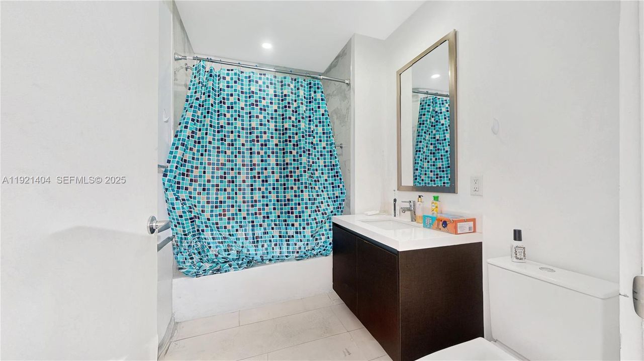 En Venta: $875,000 (3 camas, 3 baños, 1498 Pies cuadrados)