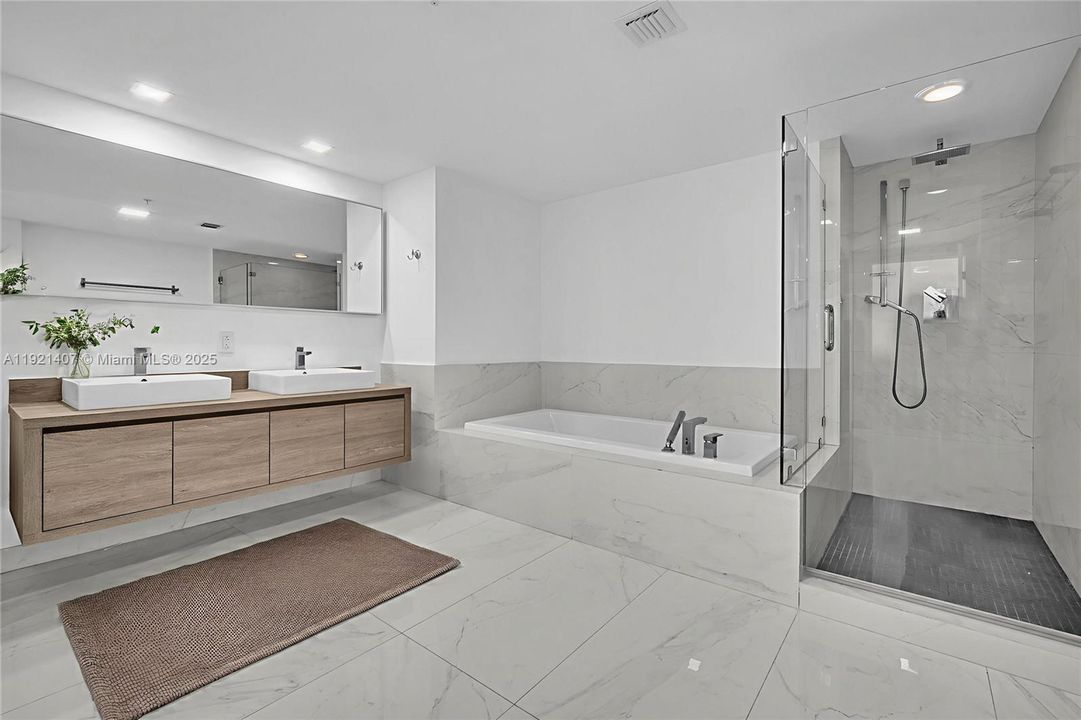 For Sale: $1,095,000 (3 beds, 2 baths, 1865 Square Feet)