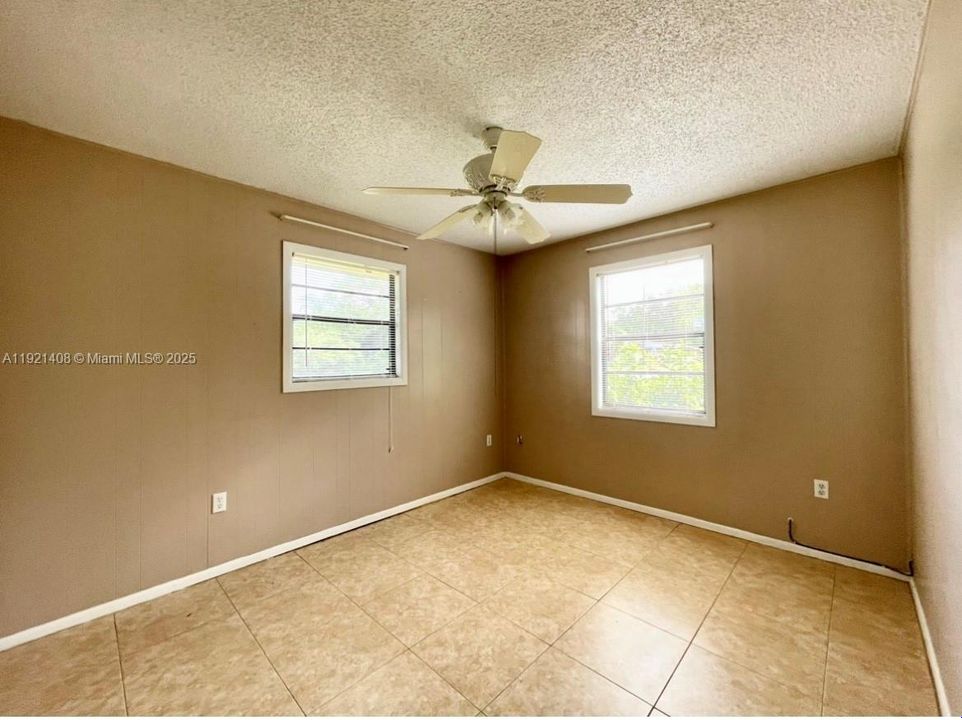 For Rent: $1,750 (3 beds, 2 baths, 1389 Square Feet)