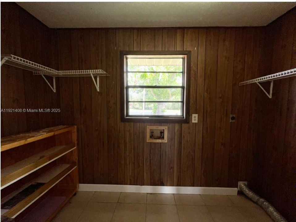 For Rent: $1,750 (3 beds, 2 baths, 1389 Square Feet)