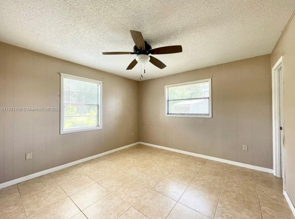 For Rent: $1,750 (3 beds, 2 baths, 1389 Square Feet)