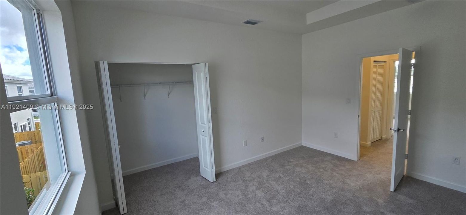 Active With Contract: $2,350 (3 beds, 3 baths, 0 Square Feet)