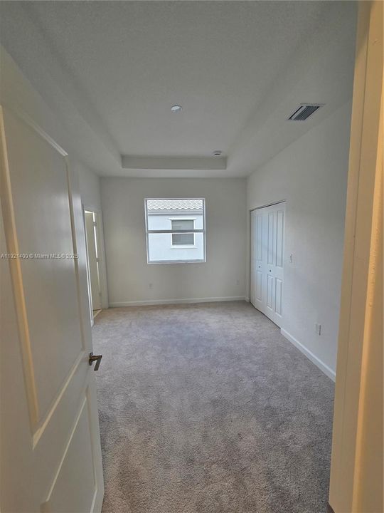 Active With Contract: $2,350 (3 beds, 3 baths, 0 Square Feet)