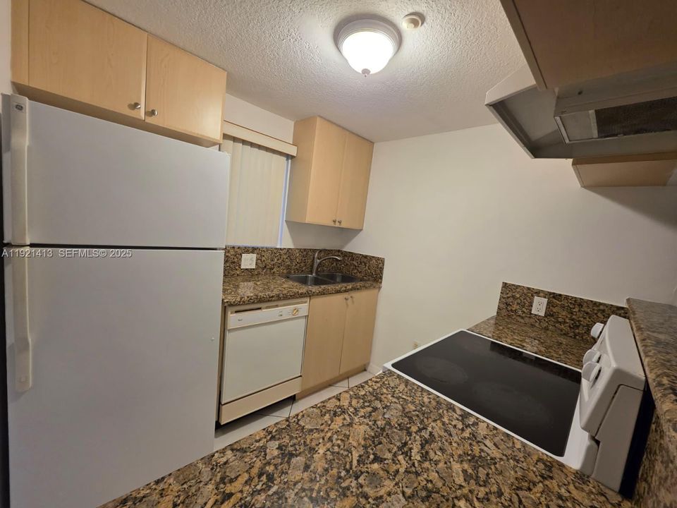 出租: $1,850 (1 贝兹, 1 浴室, 660 平方英尺)