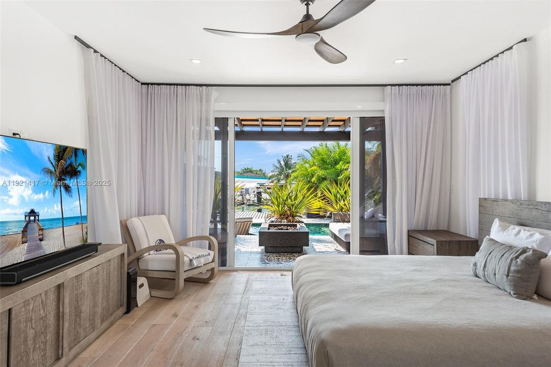 For Sale: $3,690,000 (4 beds, 4 baths, 3016 Square Feet)