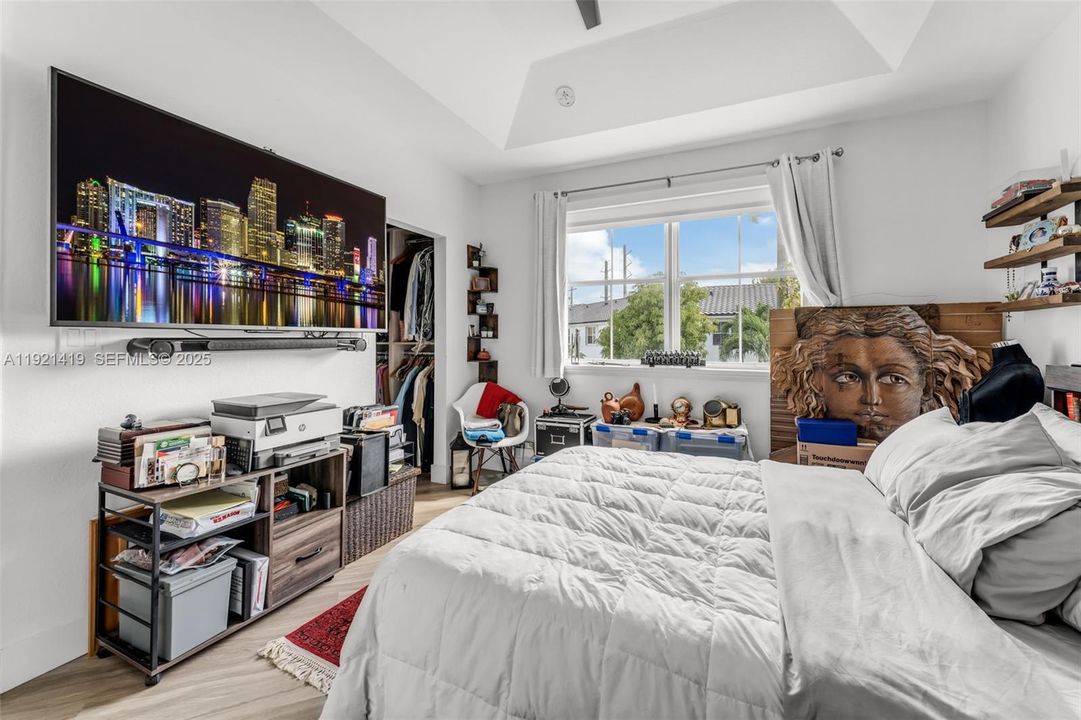 For Sale: $599,000 (5 beds, 3 baths, 1776 Square Feet)