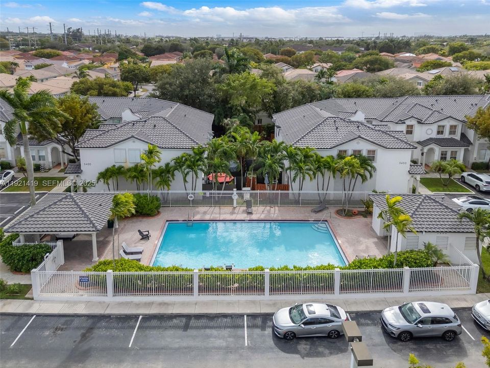 For Sale: $599,000 (5 beds, 3 baths, 1776 Square Feet)