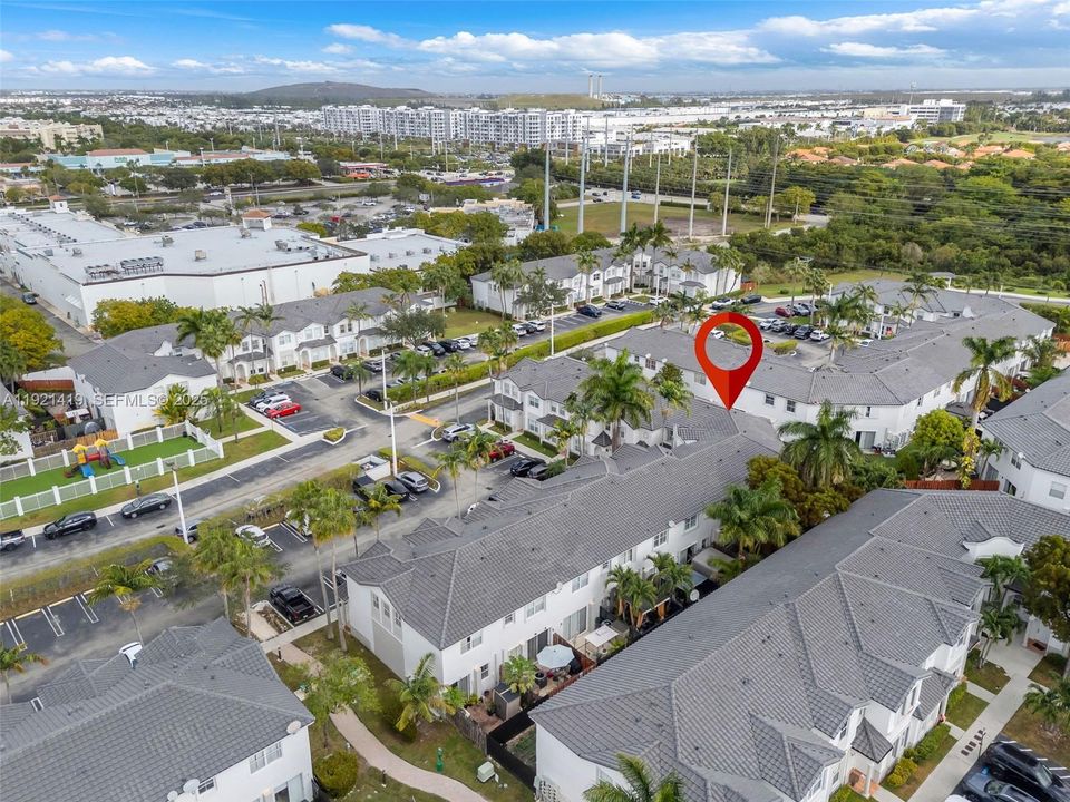 For Sale: $599,000 (5 beds, 3 baths, 1776 Square Feet)