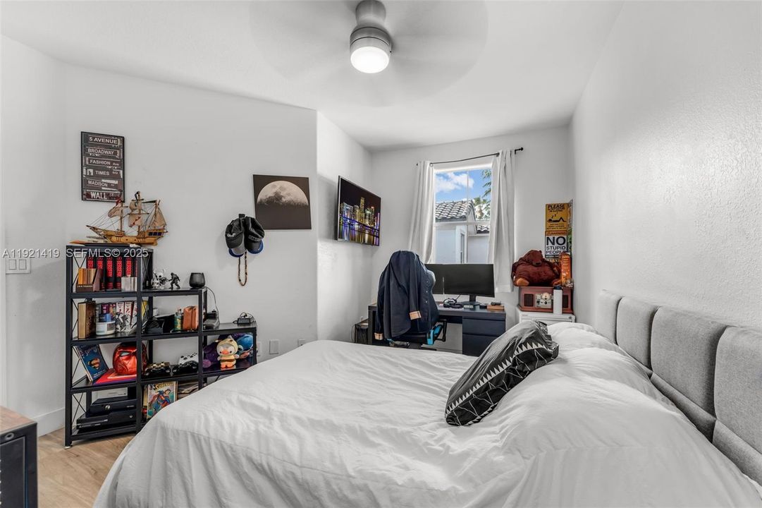 For Sale: $599,000 (5 beds, 3 baths, 1776 Square Feet)