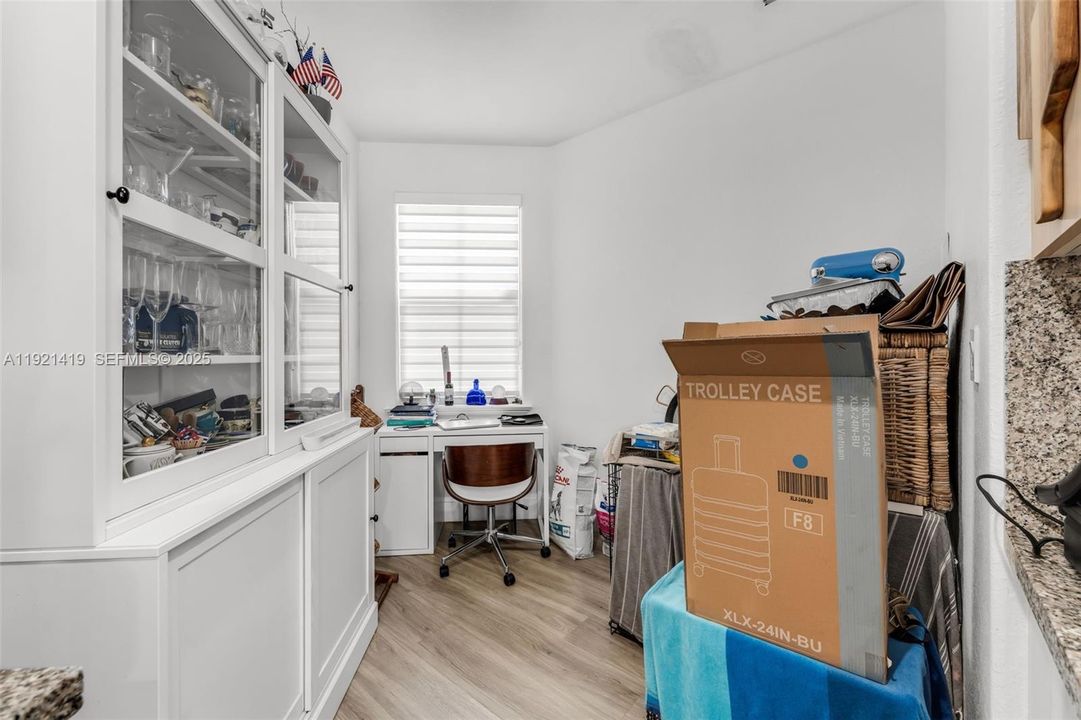 For Sale: $599,000 (5 beds, 3 baths, 1776 Square Feet)