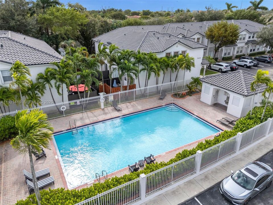 For Sale: $599,000 (5 beds, 3 baths, 1776 Square Feet)