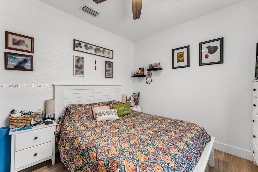 For Sale: $599,000 (5 beds, 3 baths, 1776 Square Feet)