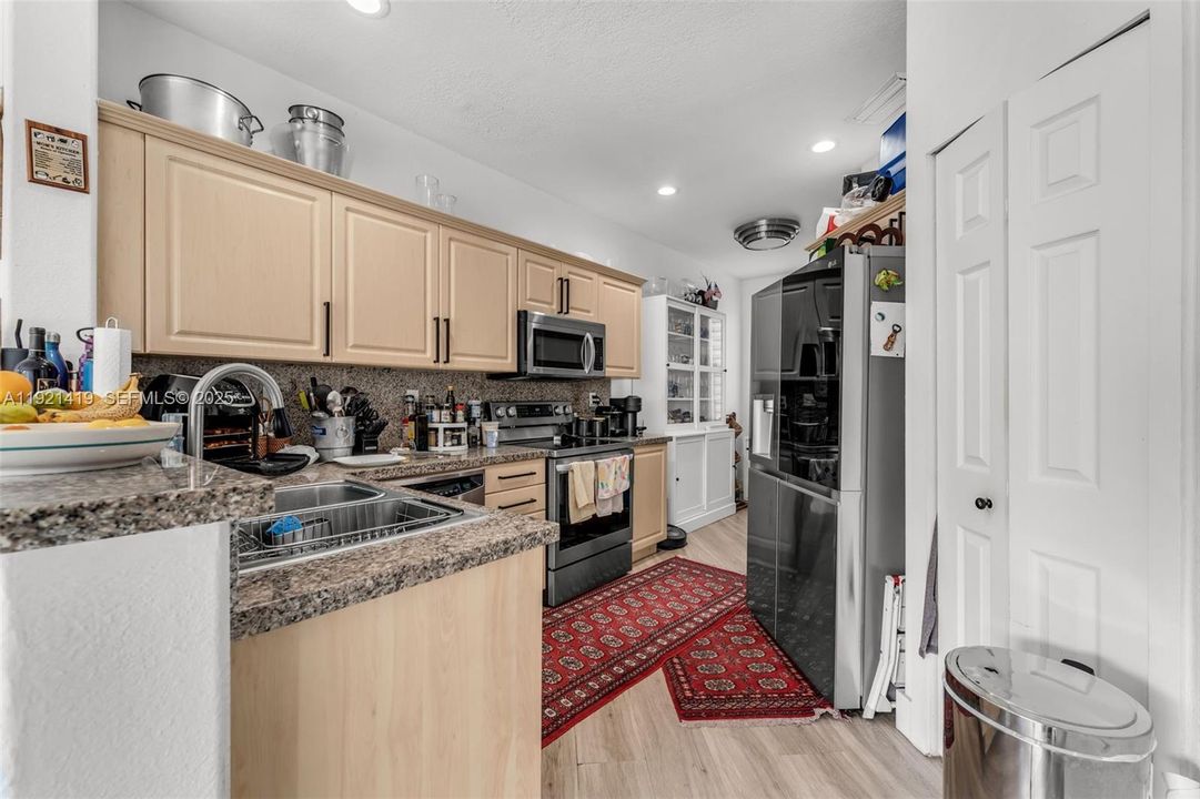 For Sale: $599,000 (5 beds, 3 baths, 1776 Square Feet)