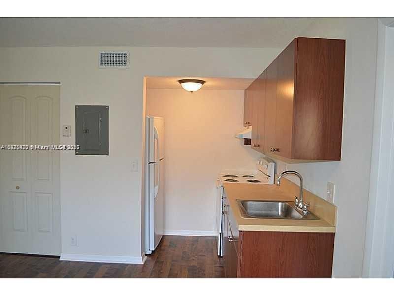 For Rent: $1,500 (1 beds, 1 baths, 600 Square Feet)