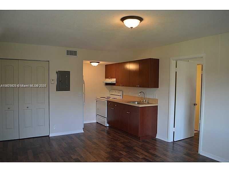 For Rent: $1,500 (1 beds, 1 baths, 600 Square Feet)
