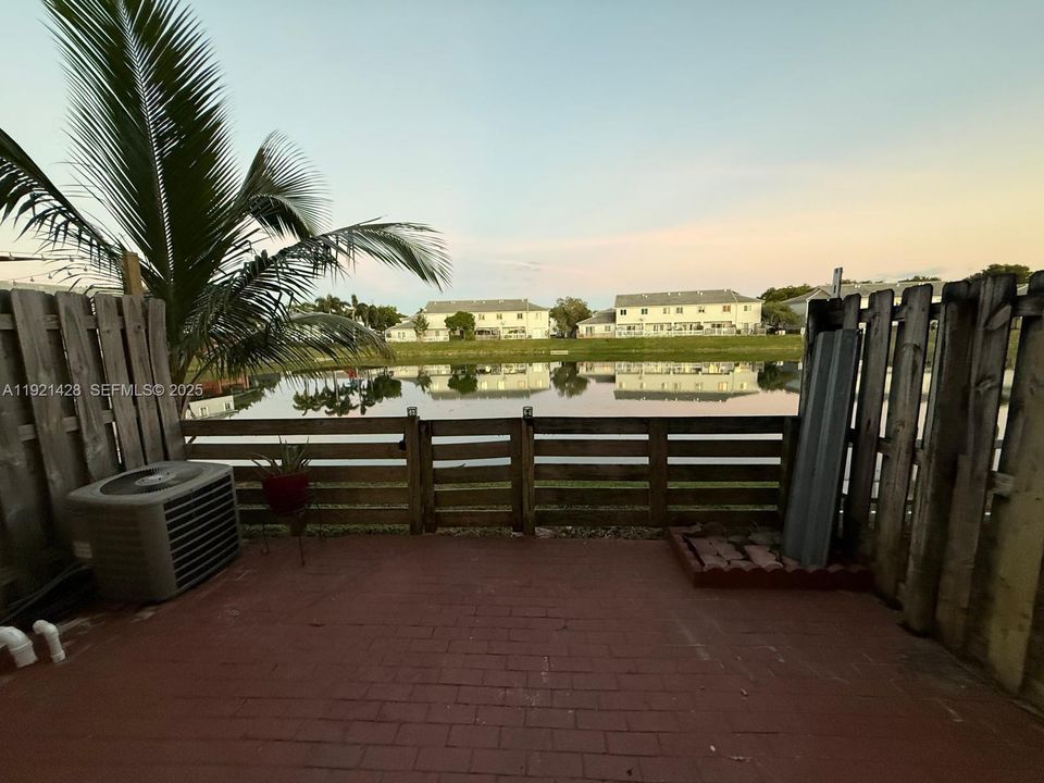 For Rent: $2,750 (3 beds, 2 baths, 1150 Square Feet)