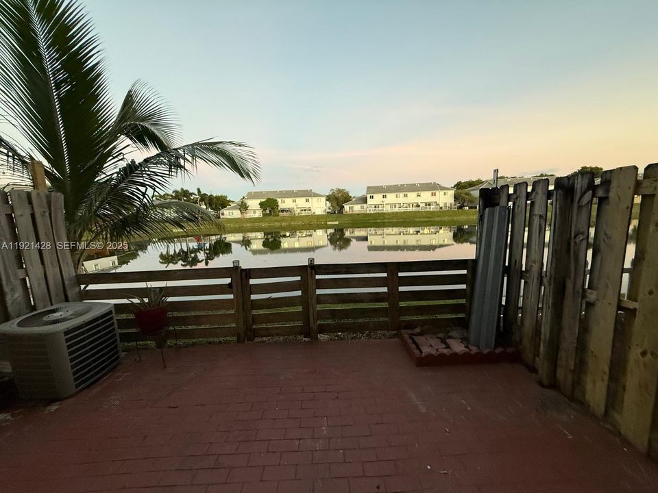 For Rent: $2,750 (3 beds, 2 baths, 1150 Square Feet)