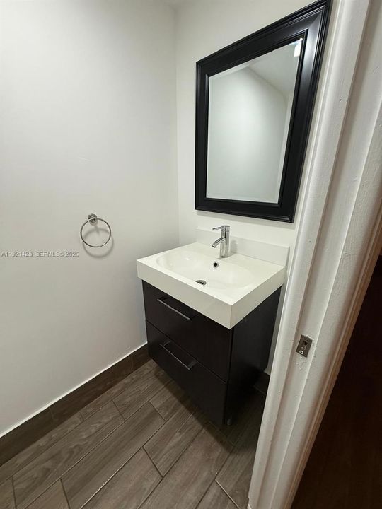 For Rent: $2,750 (3 beds, 2 baths, 1150 Square Feet)