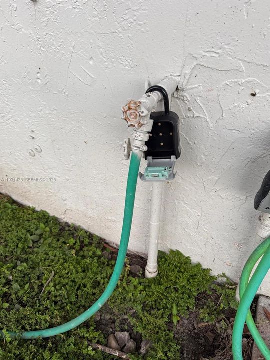 For Rent: $2,750 (3 beds, 2 baths, 1150 Square Feet)