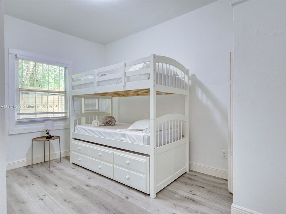 For Sale: $613,900 (0 beds, 0 baths, 1563 Square Feet)