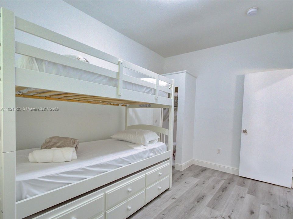 For Sale: $613,900 (0 beds, 0 baths, 1563 Square Feet)