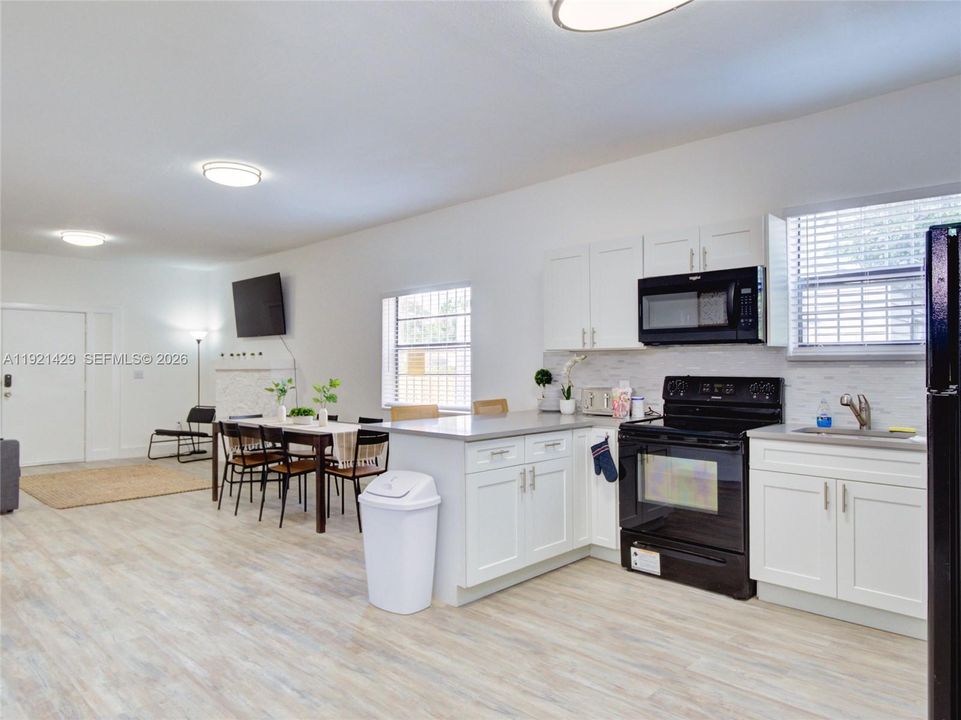 For Sale: $594,999 (0 beds, 0 baths, 1563 Square Feet)