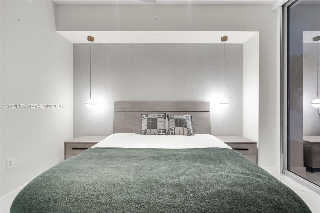 待售: $1,350,000 (2 贝兹, 3 浴室, 1559 平方英尺)