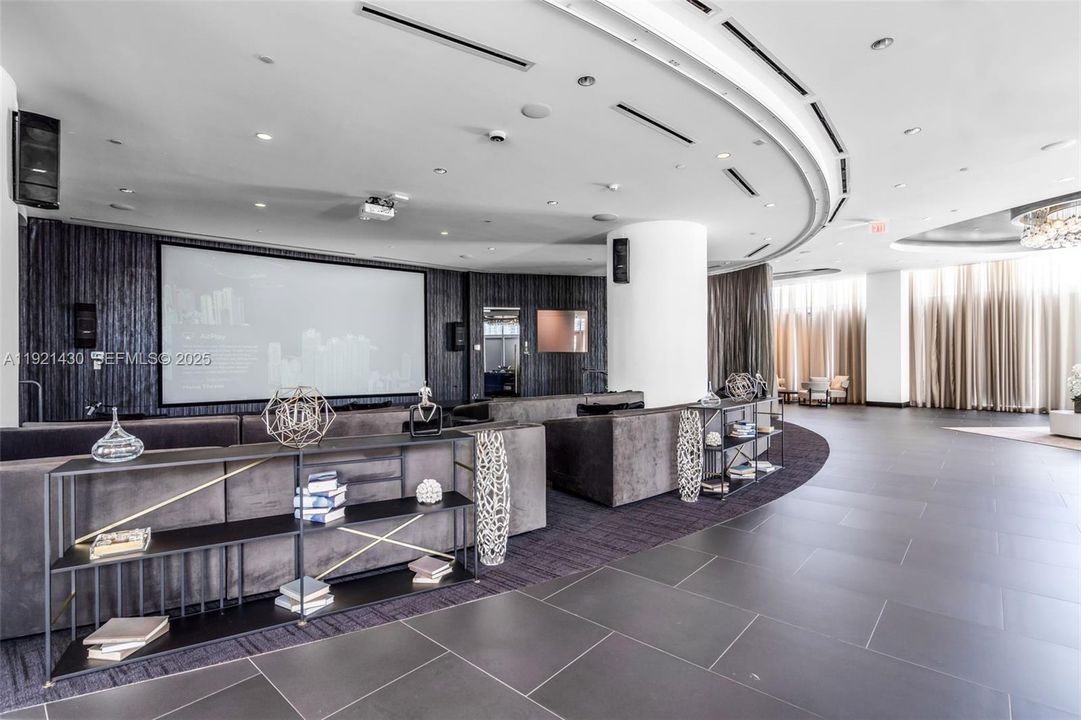 待售: $1,350,000 (2 贝兹, 3 浴室, 1559 平方英尺)