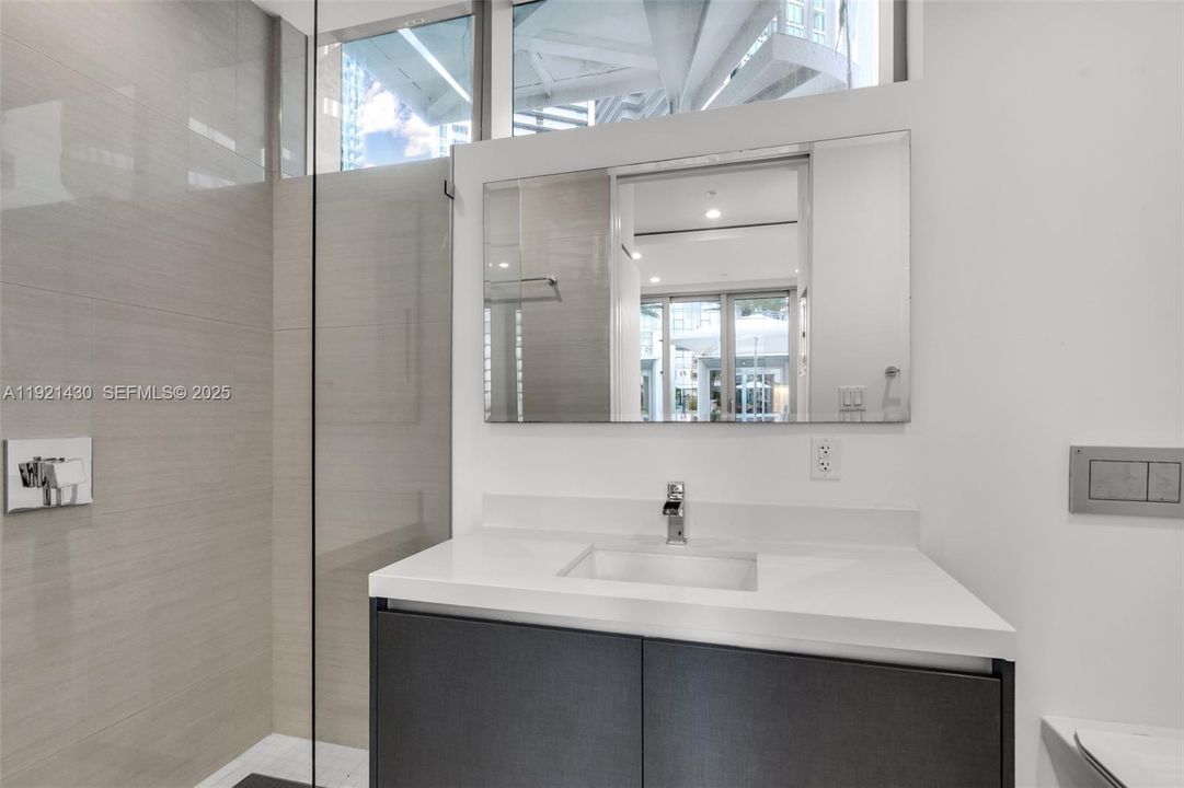 待售: $1,350,000 (2 贝兹, 3 浴室, 1559 平方英尺)