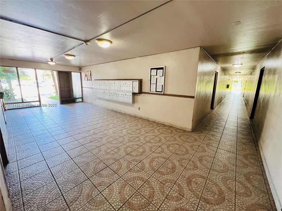 For Rent: $1,850 (1 beds, 1 baths, 777 Square Feet)